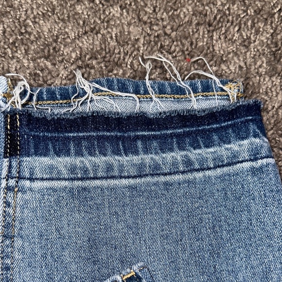 Old Navy Light Blue Boyfriend Jeans - Picture 5 of 5